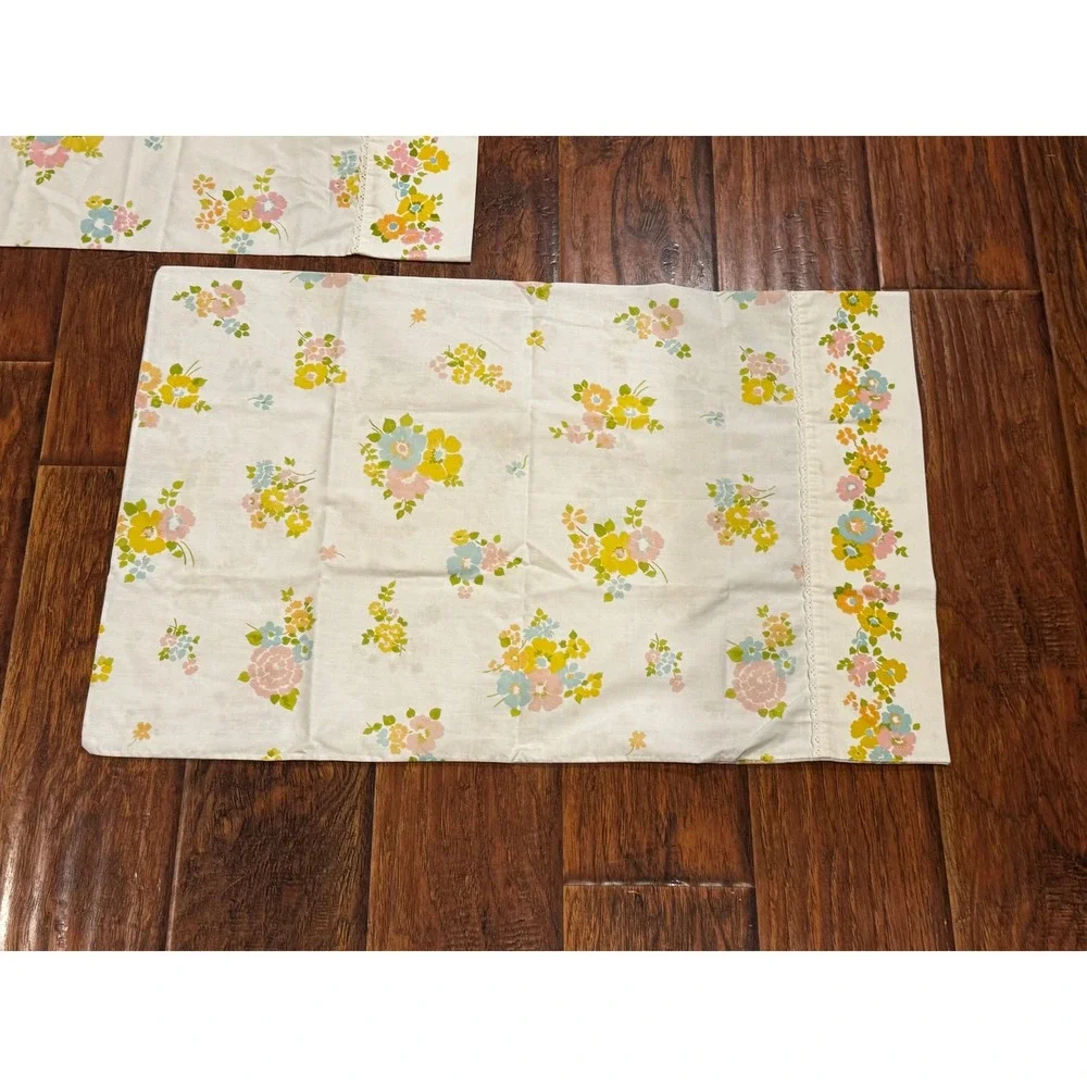 Fashion Manor Pillowcases White Floral Set of 3 Vintage Eyelet Trim 19.5x30